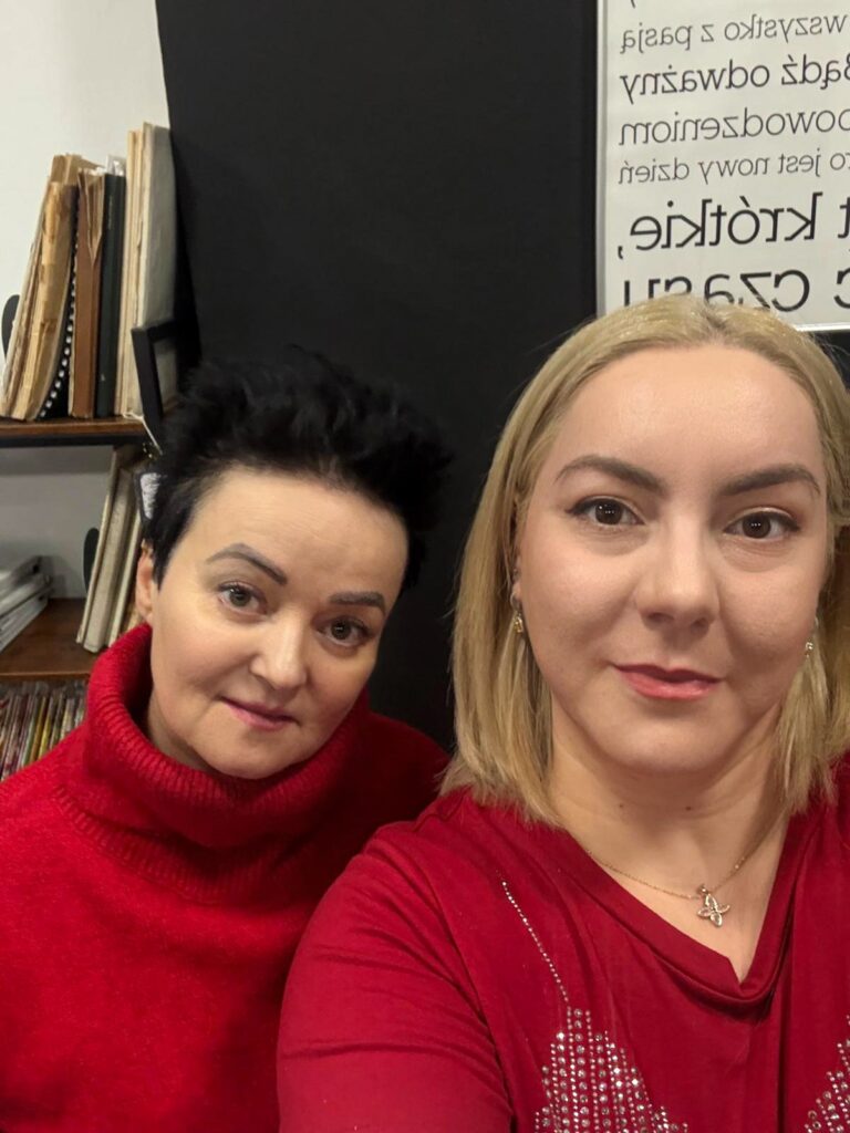 Agnieszka Justyna Szumiło Agnieszka Gajewska wspierają kampanię przeciwko przemocy SZUMILO ART FORUM